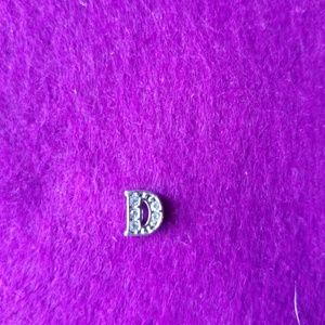 origami owl letter "D"